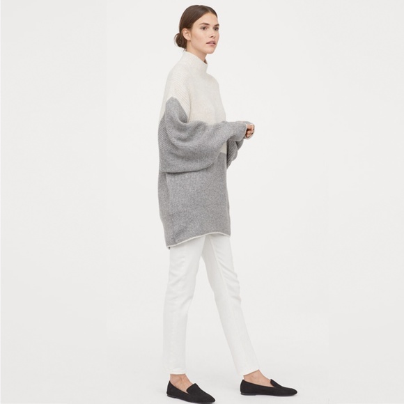 H&M Oversized Turtleneck Sweater - NWT - Picture 2 of 4